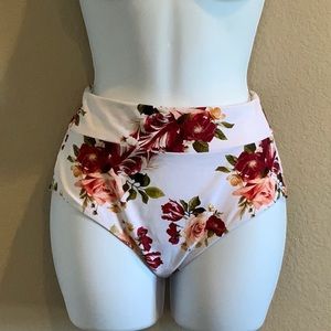 CUPSHE - high waist white floral swim bottoms-S